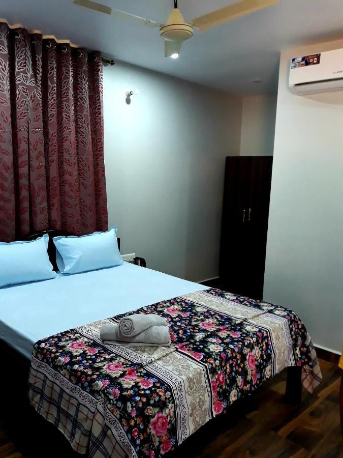 Hotel Shawn'S The Morjim Enclave Exteriér fotografie